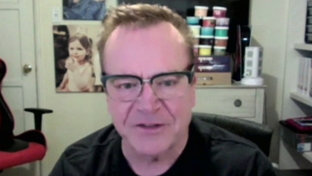 Comedy legend Tom Arnold catches up with Today Extra