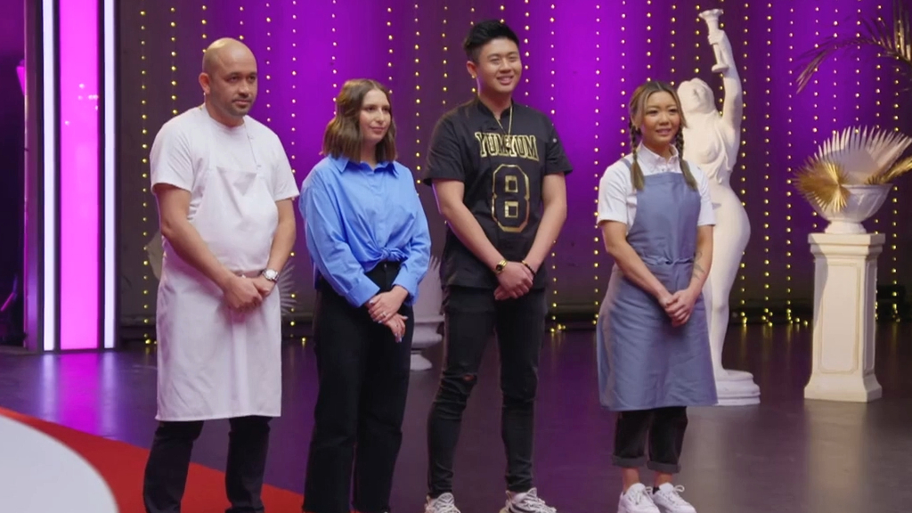The semi finalists go head-to-head in the cook-off