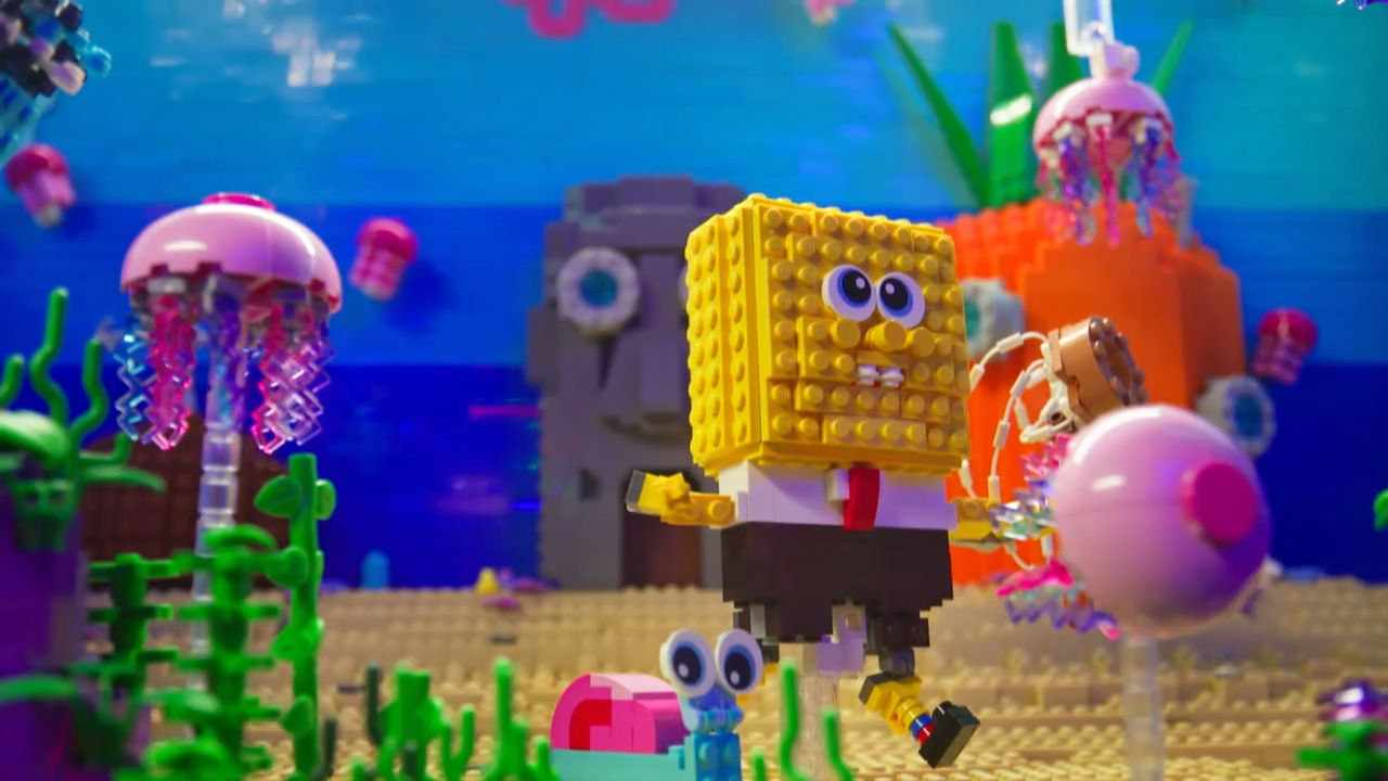 Charlie and Haley reveal their 'SpongeBob' build